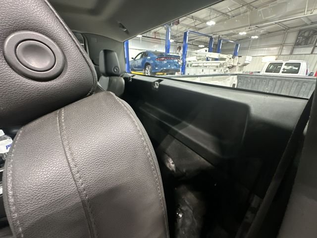 Used 2019 Summit White Chevrolet WT image 31