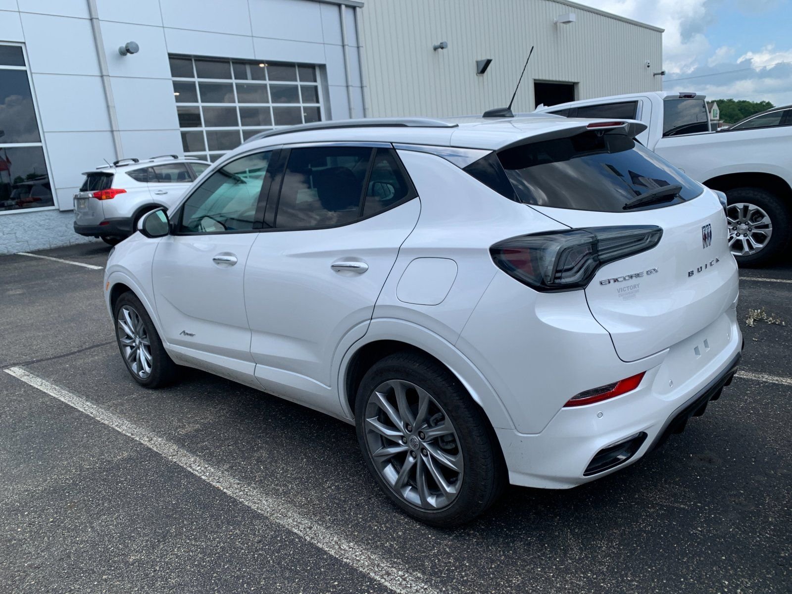 Used 2024 White Buick Avenir image 4