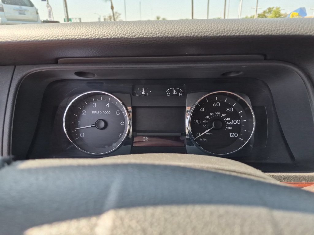 Used 2008 Black Lincoln Base image 20