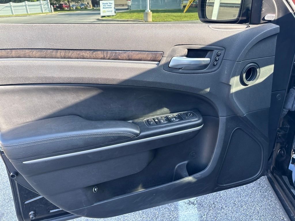 Used 2020 Black Chrysler Limited image 7