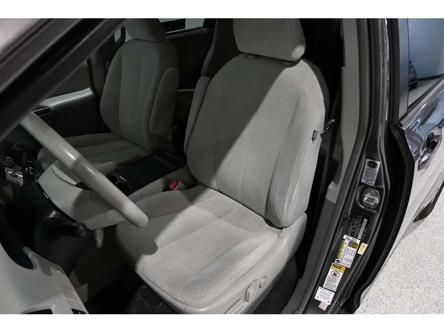 Used 2013 GRAY Toyota LE Mobility Handicap Van image 14