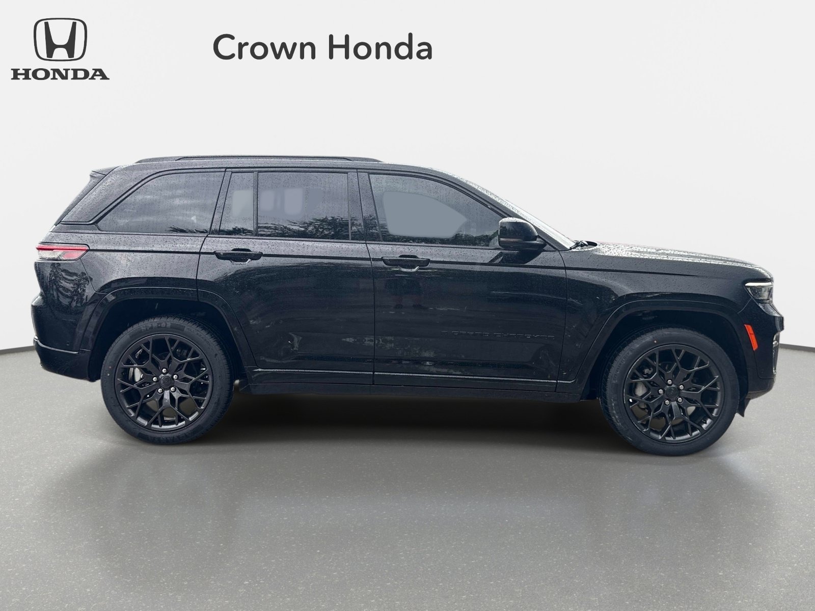 Used 2025 Diamond Black Crystal Pearlcoat Jeep Summit Reserve image 5