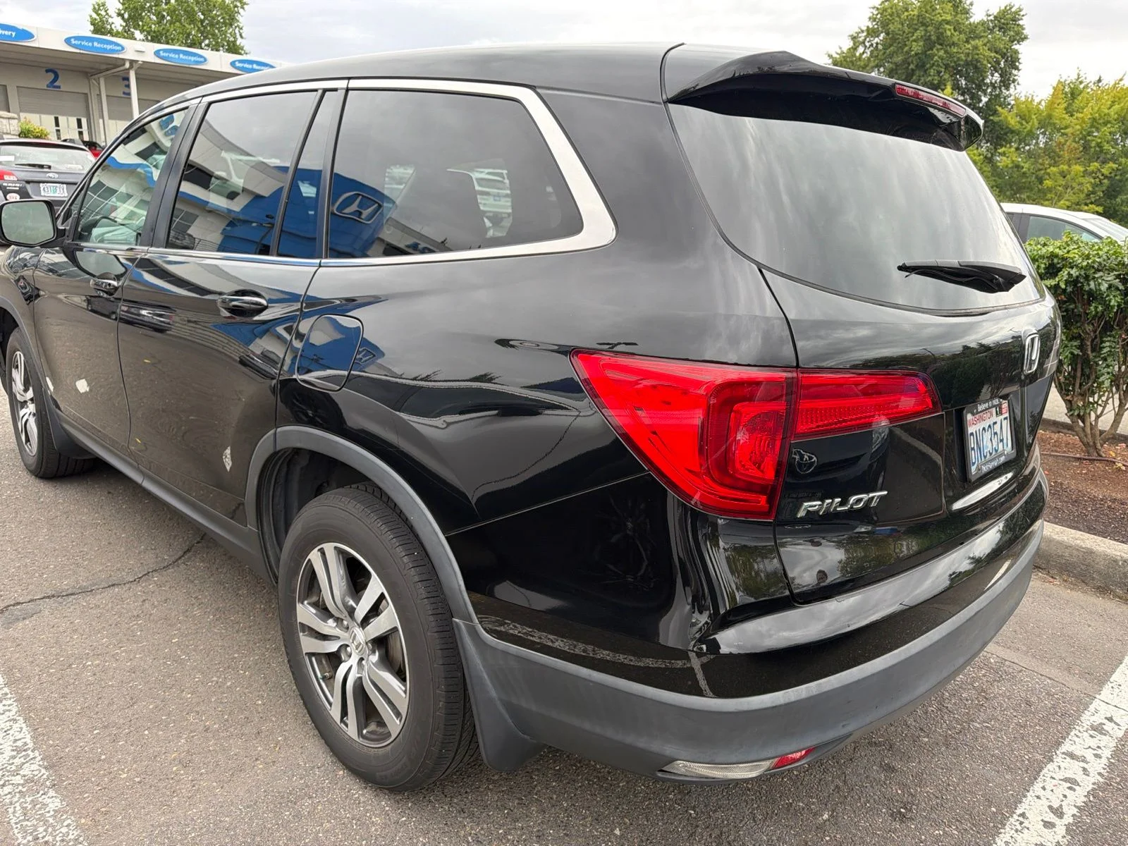 Used 2018 Crystal Black Pearl Honda EX-L image 6