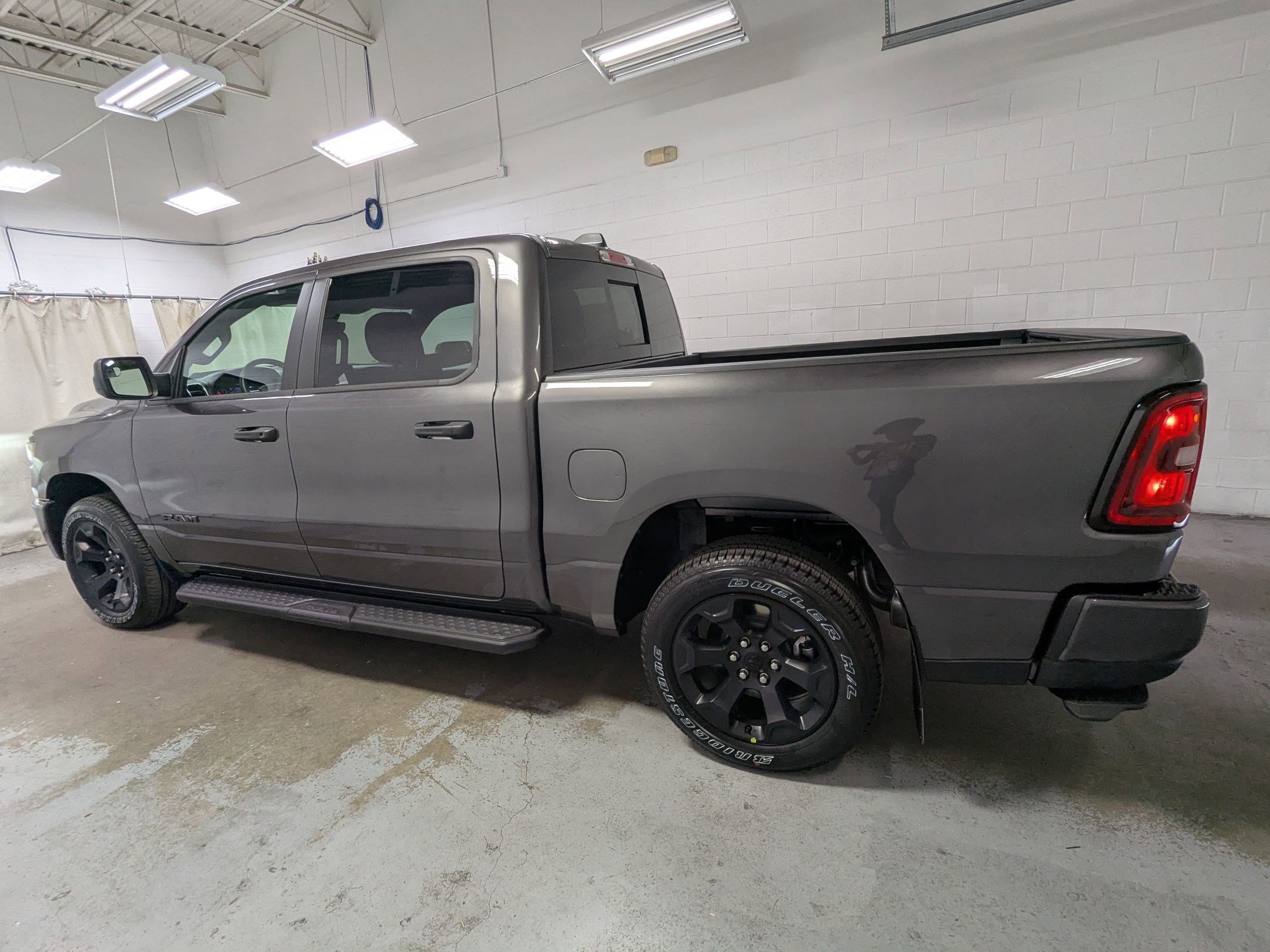New 2026 Granite Crystal Metallic Clear-Coat Exterior Paint RAM Express image 8