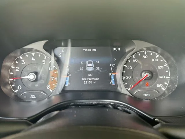 Used 2023 White Jeep Latitude image 17