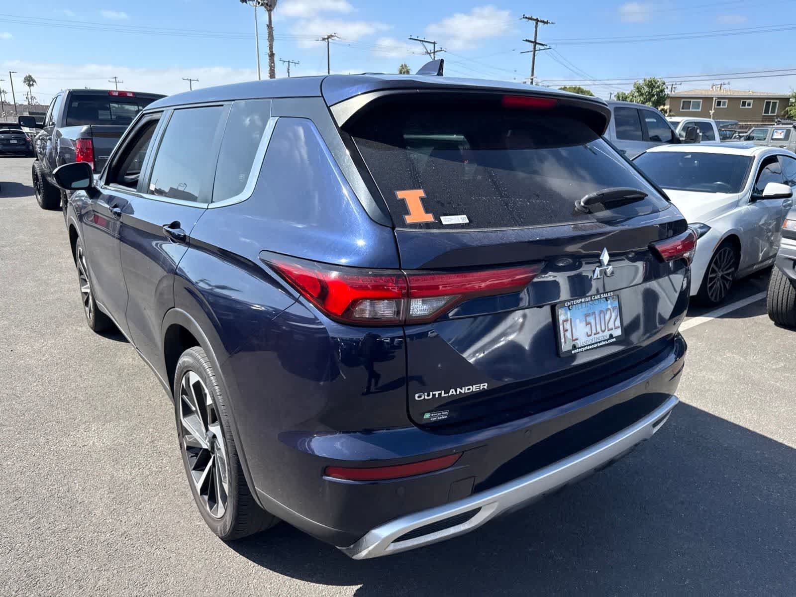 Used 2023 Cosmic Blue Metallic Mitsubishi SE image 19
