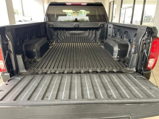 Used 2021 Black GMC SLE image 9