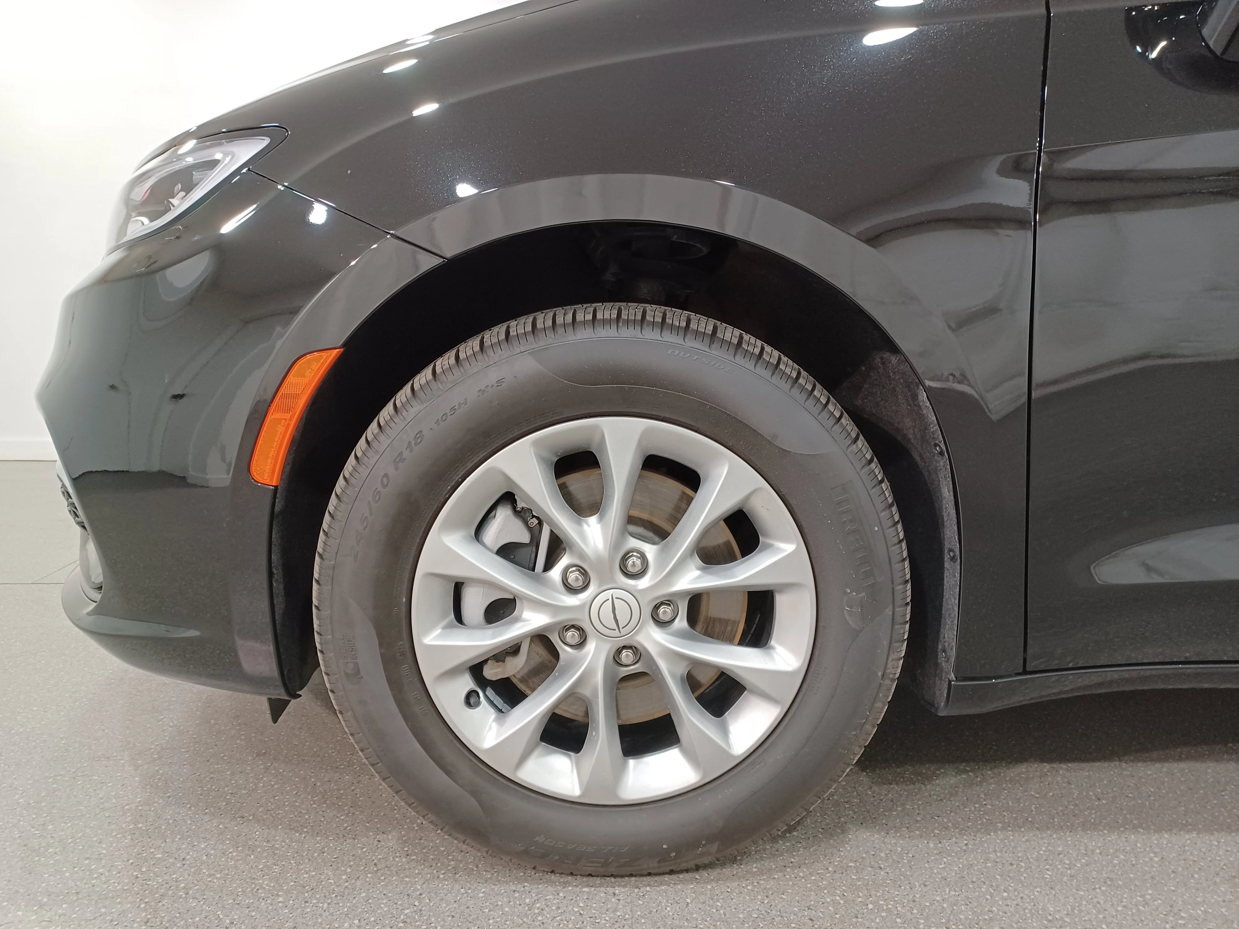 Certified Used 2026 Diamond Black Crystal Pearl Chrysler Select AWD*7 Pass | Adaptive Cruise | Remote Start | Htd Leather | Pano Roof | Htd Wheel | CarPlay image 21