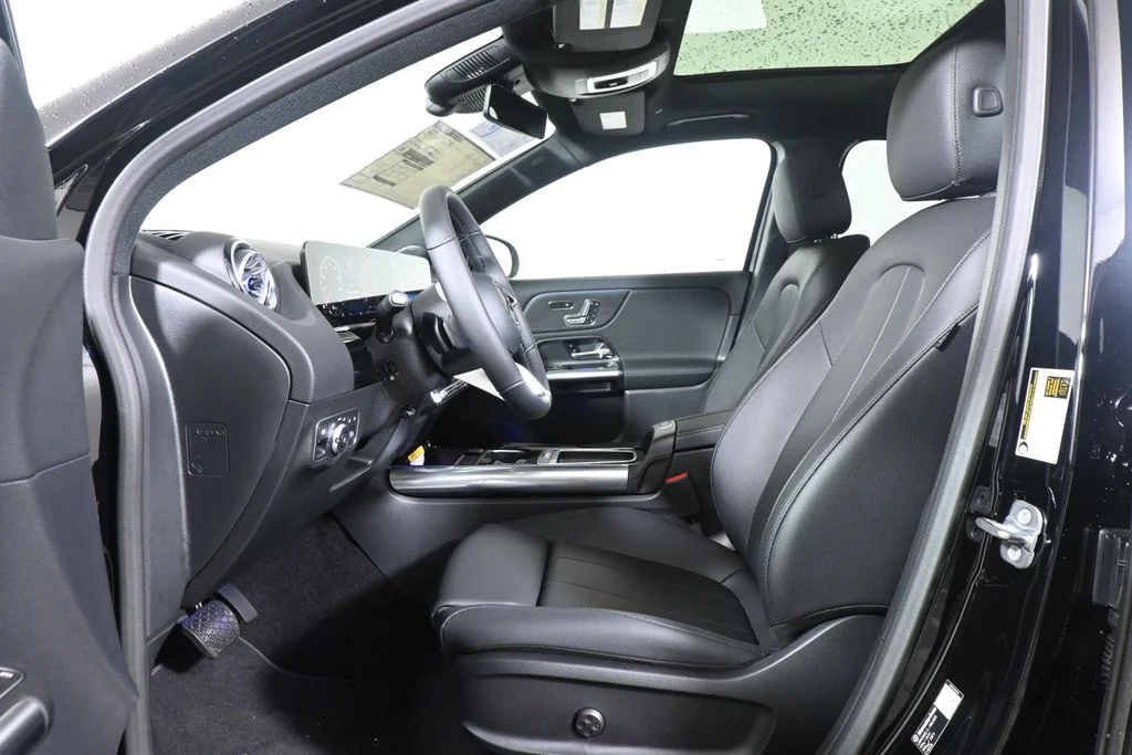 New 2026 Black Mercedes-Benz GLA 250 image 3