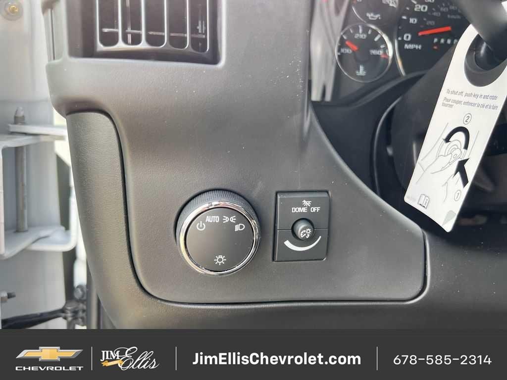 2025 Chevrolet Express Cargo Work Van - Photo 18