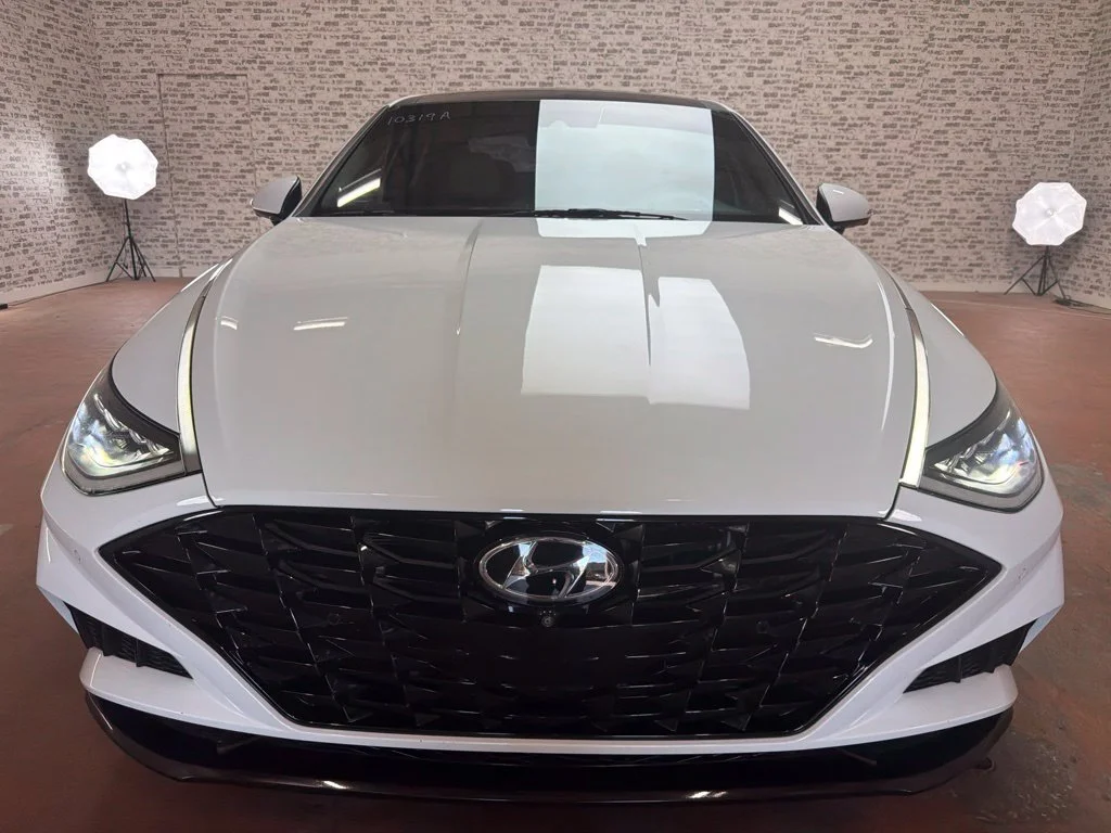 Used 2020 Quartz White Hyundai Limited image 2