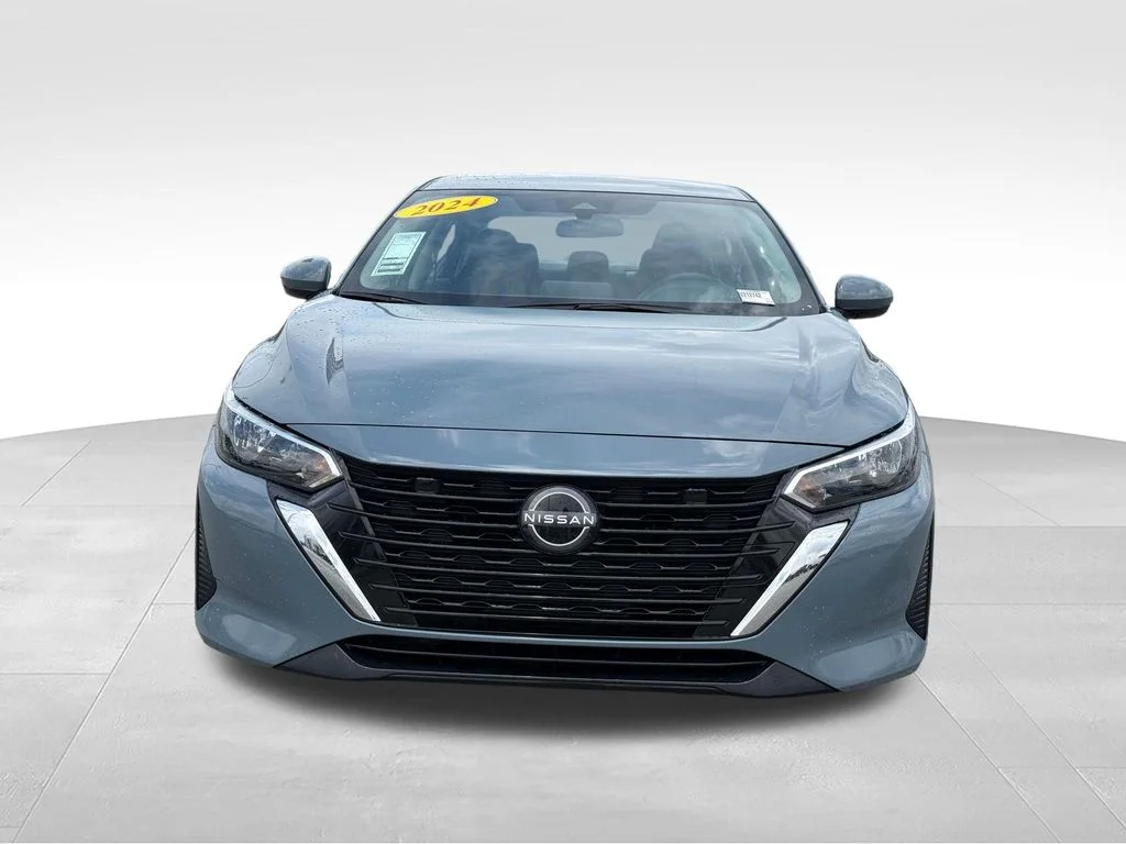 Used 2024 Gray Nissan SV image 26