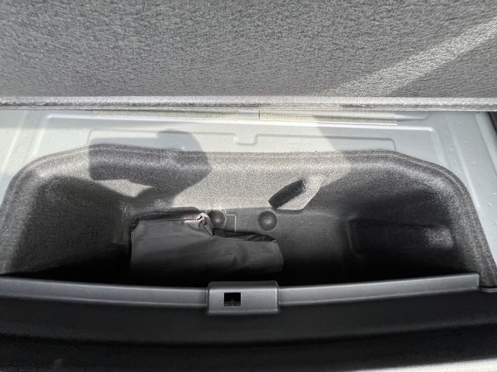 Used 2025 Silver Volkswagen Pro image 28