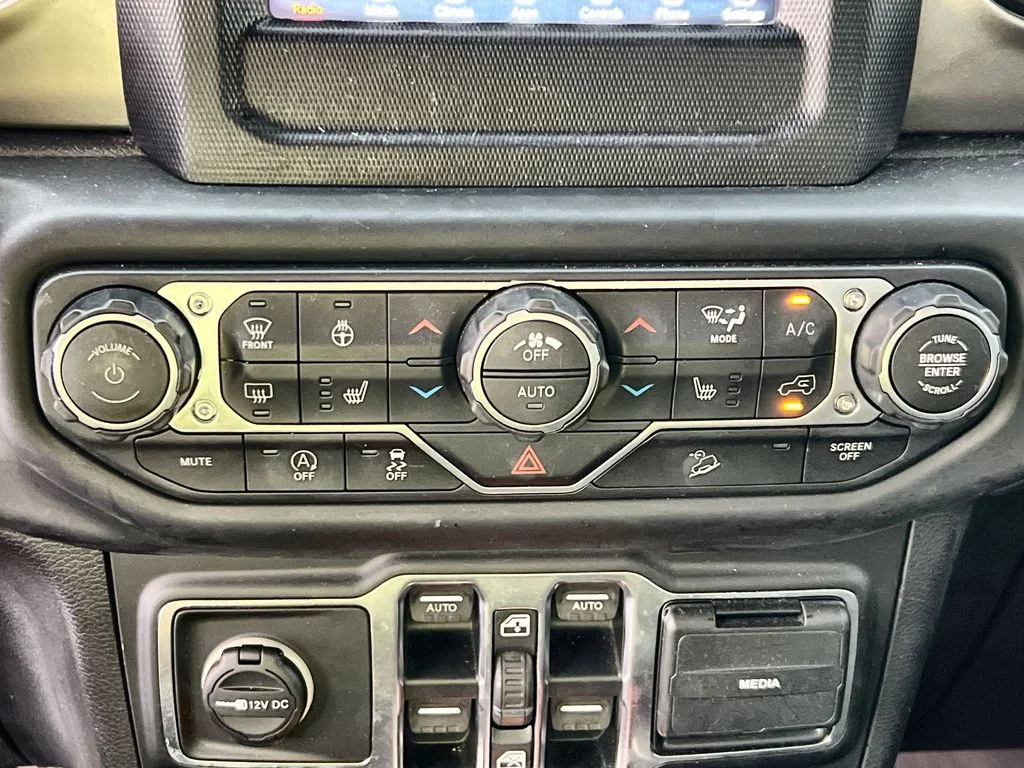 Used 2018 Black Jeep Unlimited Sport S image 16