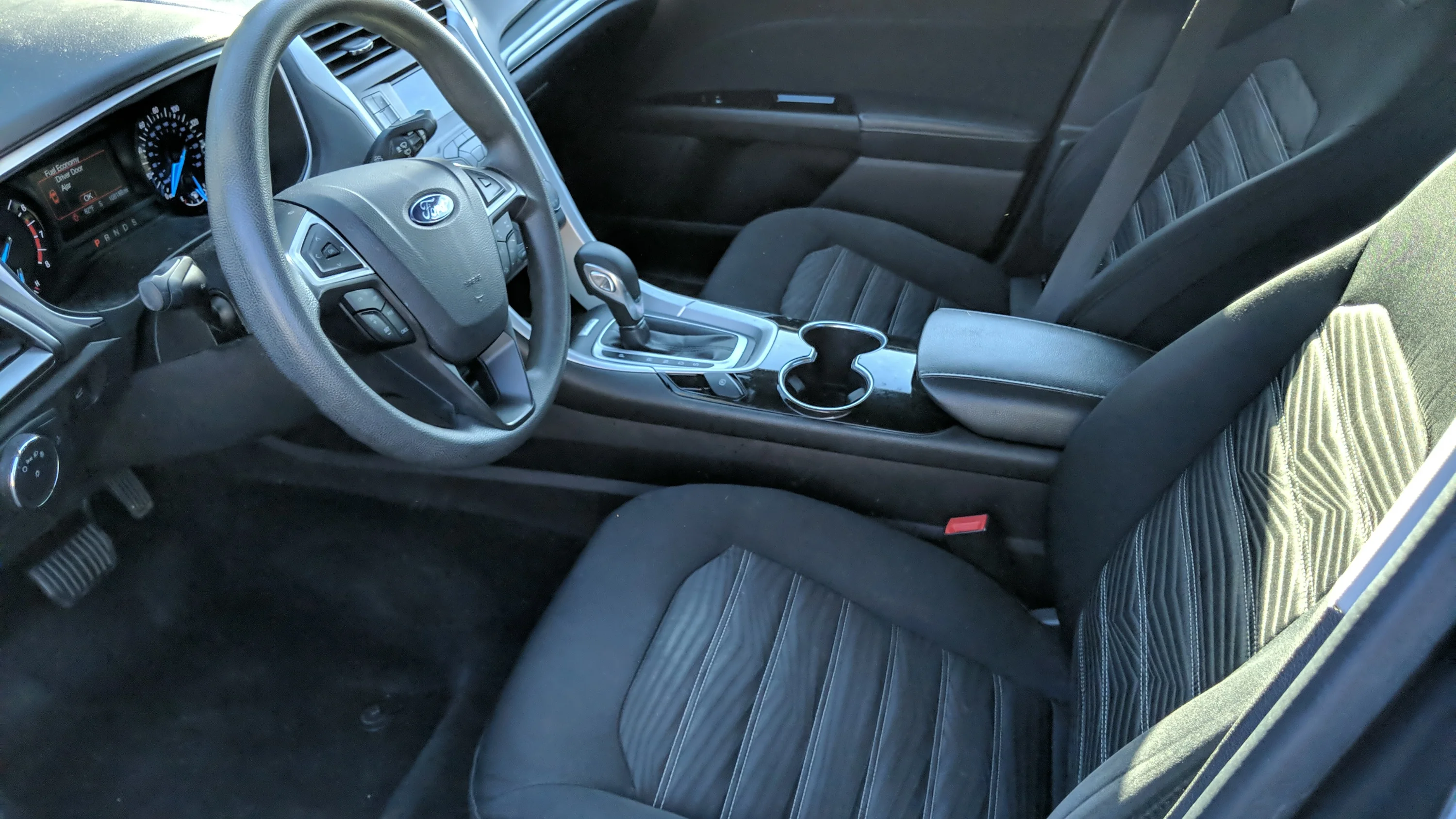 Used 2016 Gray Ford SE image 10
