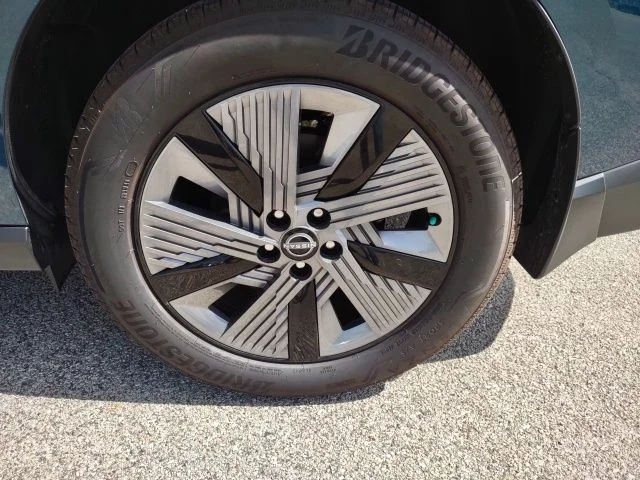 Certified Used 2025 Aurora Blue Pea Nissan SL image 27