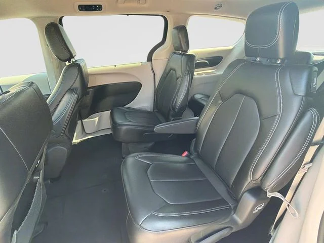 Used 2024 Diamond Black Chrysler Touring L image 19