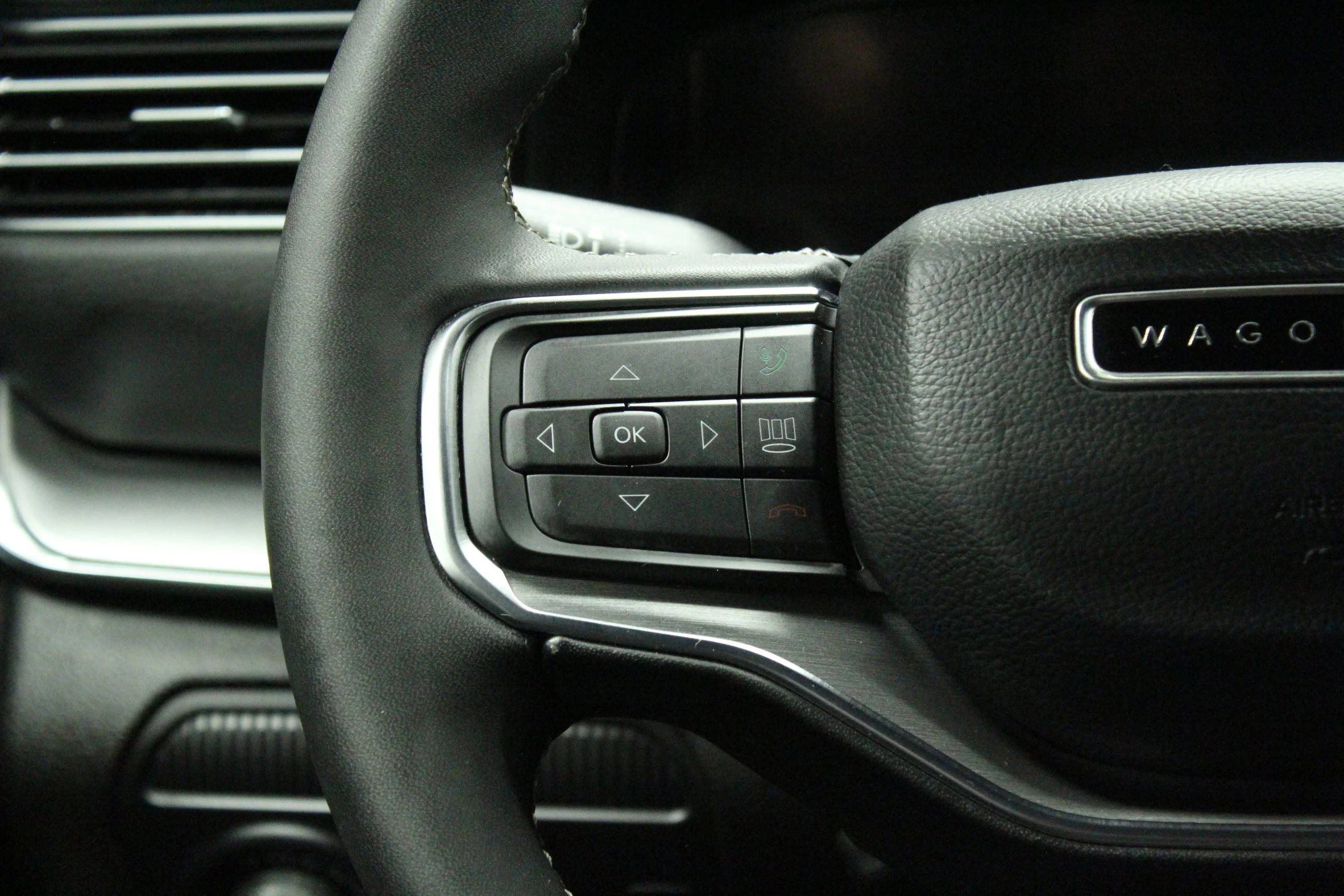 Used 2024 Diamond Black Crystal Pearlcoat Jeep Series II image 26