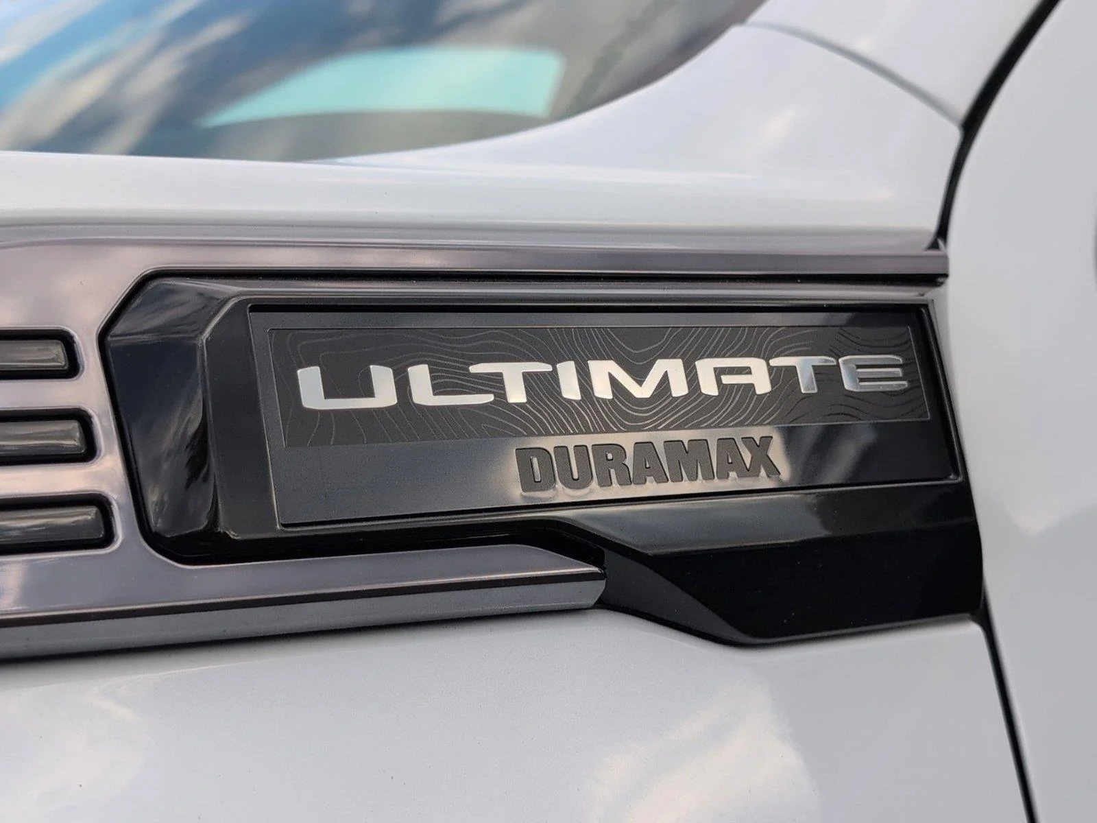 New 2026 Glacier White Tricoat GMC Denali Ultimate image 35