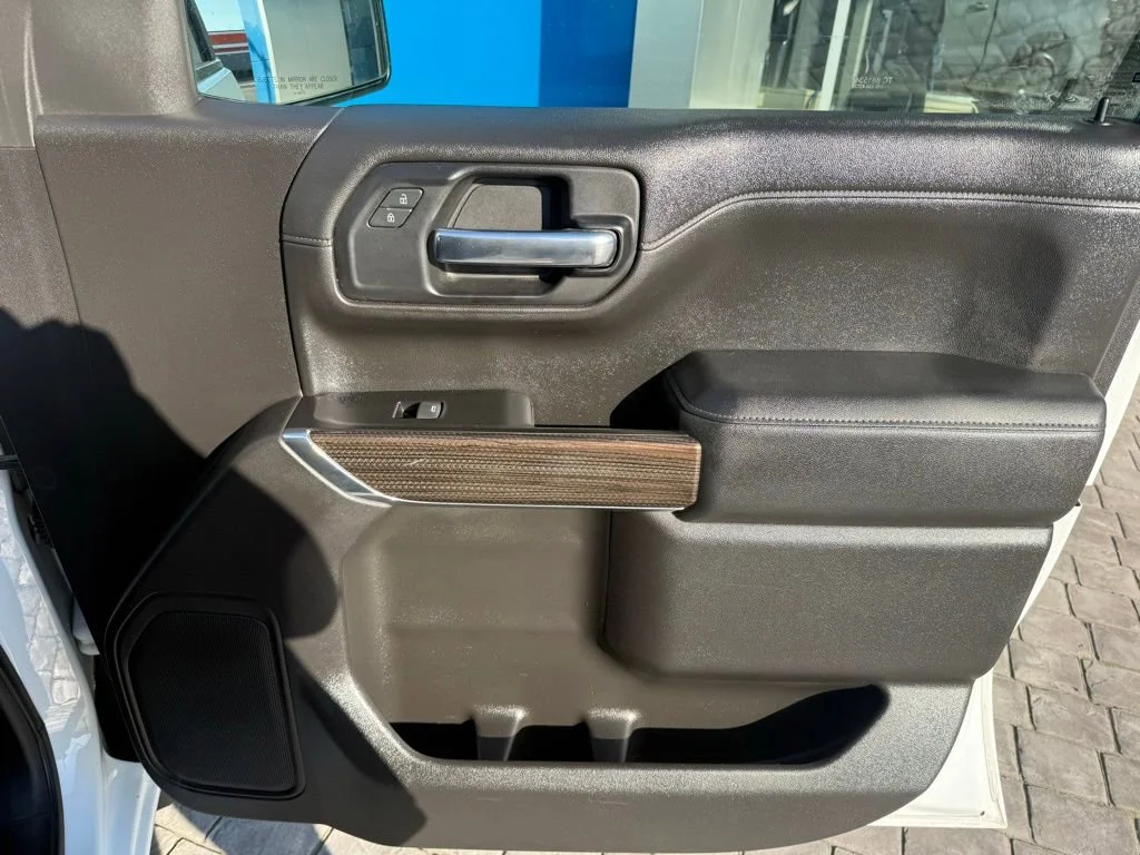 Used 2019 SUMMIT WHITE Chevrolet RST image 13