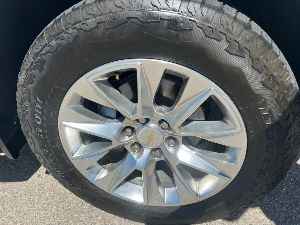 Used 2022 Summit White Chevrolet LTZ image 30