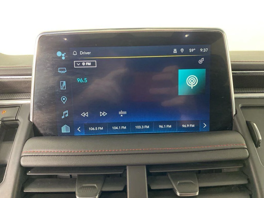 Used 2022 Pearl Chevrolet RST image 27