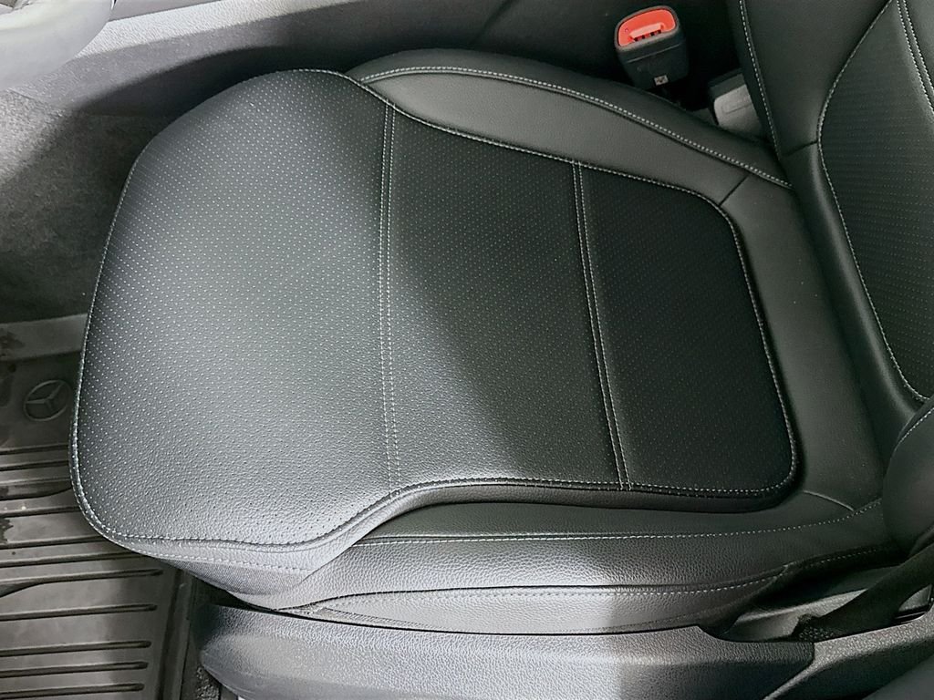 Used 2026 Gray Mercedes-Benz GLC 300 image 17