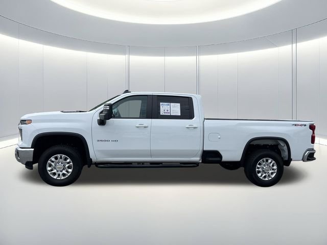 Used 2025 White Chevrolet LT image 2