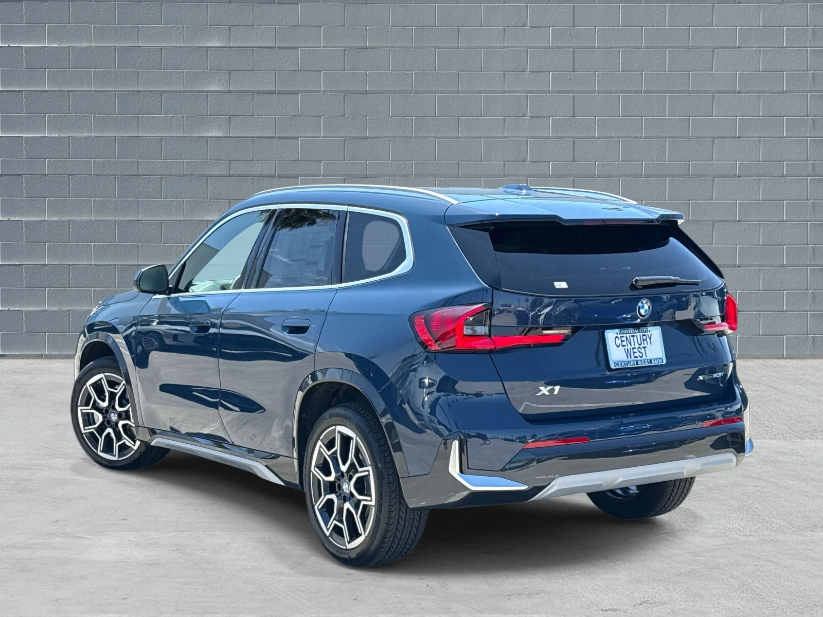 New 2026 Night Dusk Blue Metallic BMW xDrive28i Sports Activity Vehicle image 5