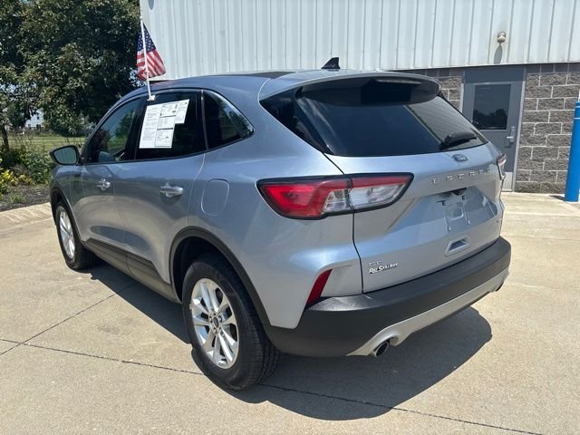 Used 2022 Blue Ford SE image 9
