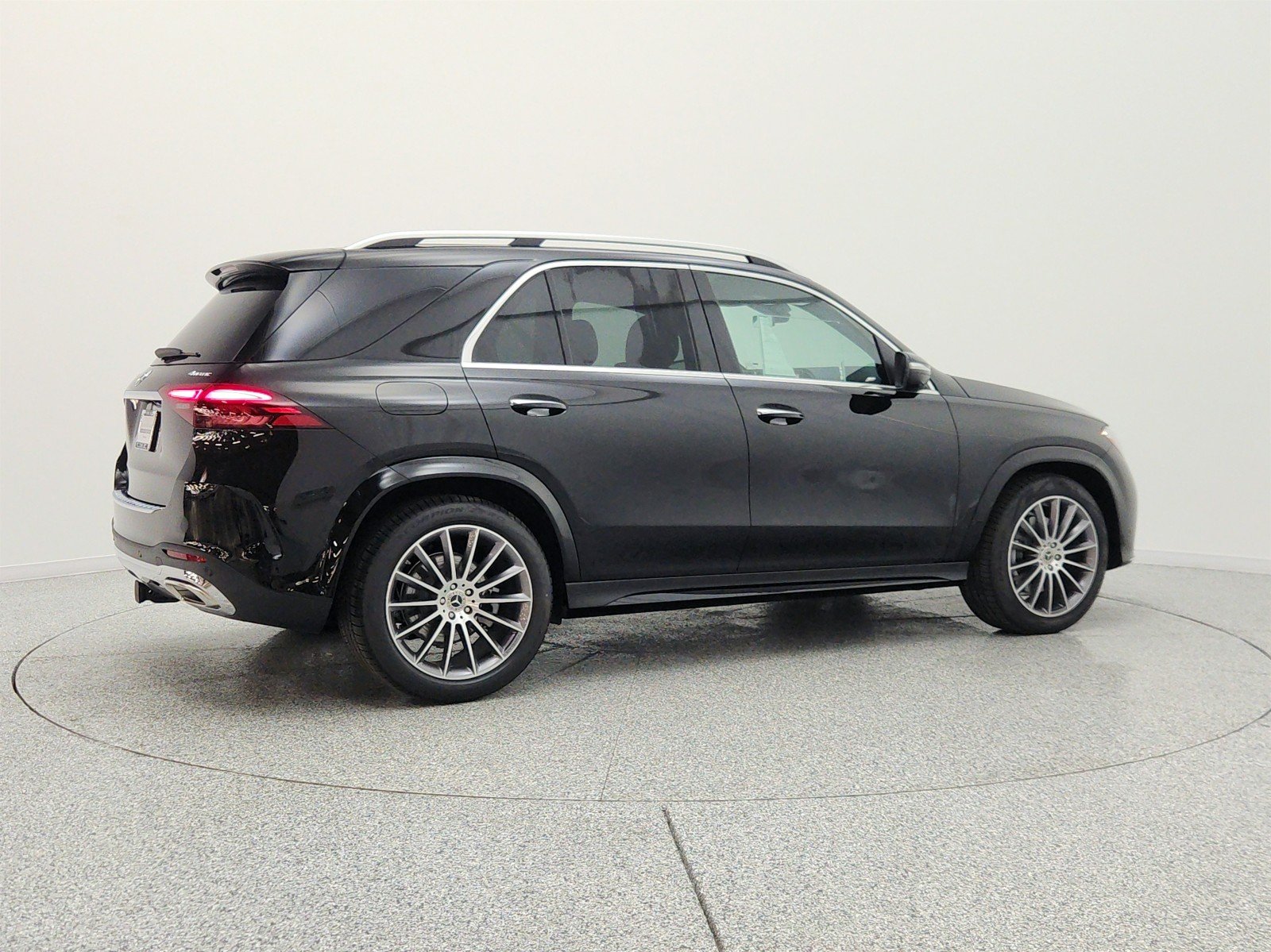 New 2026 Obsidian Black Metallic Mercedes-Benz GLE 580 4MATIC® SUV image 5