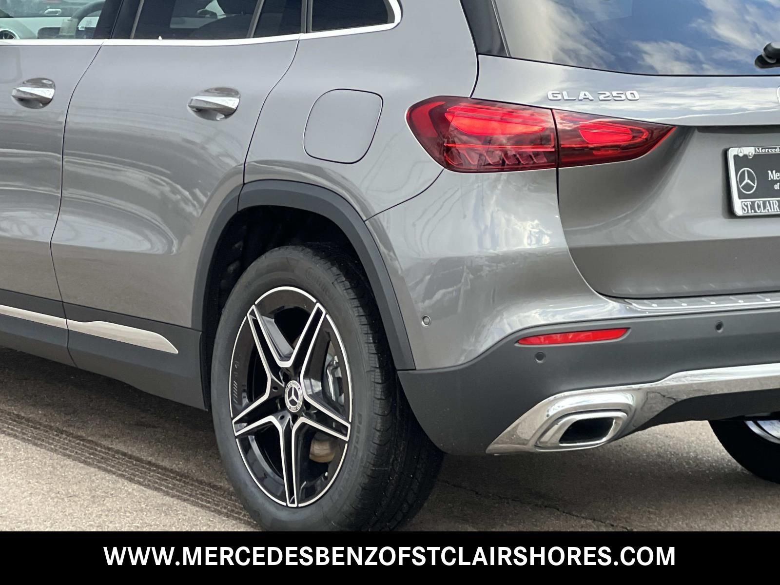 New 2026 Mountain Grey Metallic Mercedes-Benz GLA 250 image 4
