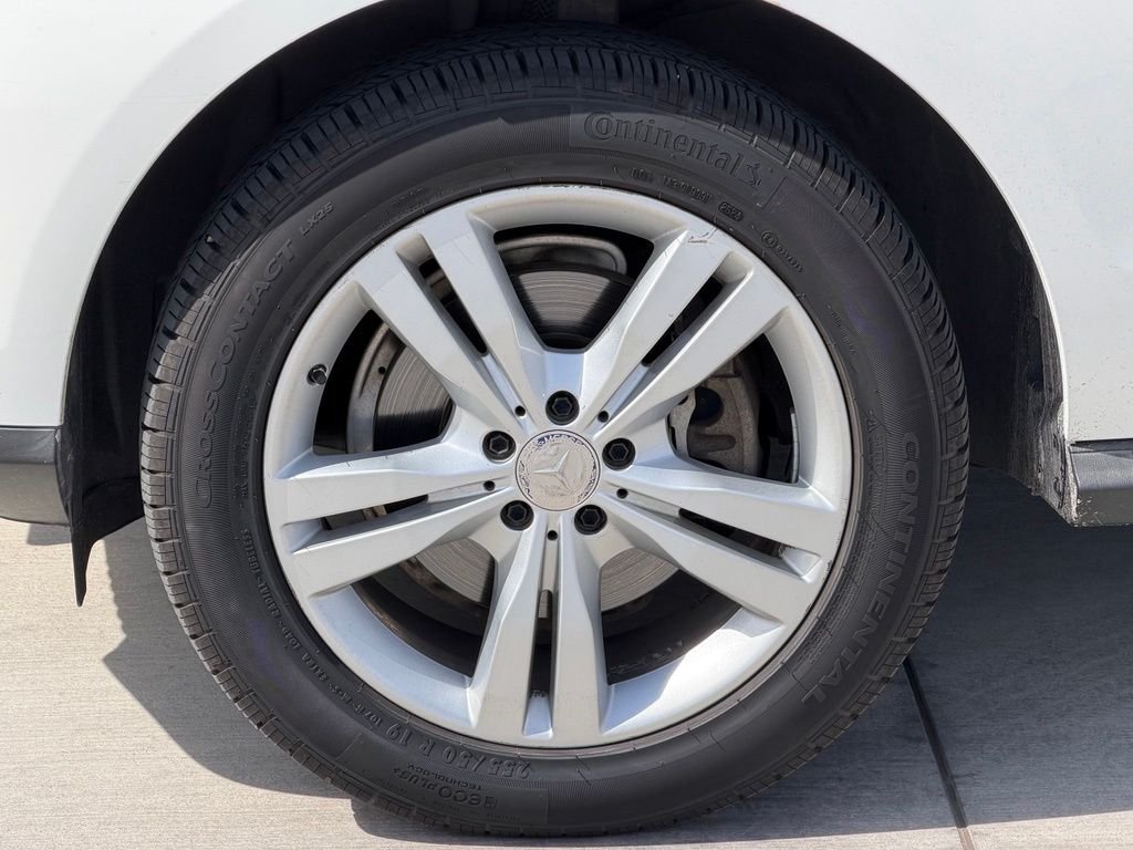 Used 2014 White Mercedes-Benz ML 350 image 6