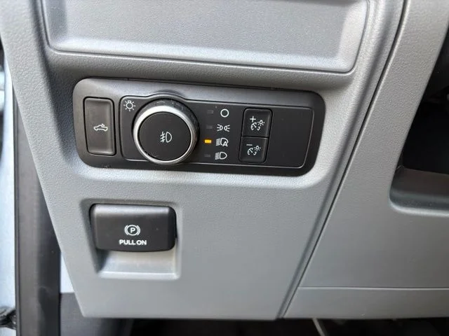 Used 2022  Ford XL image 25