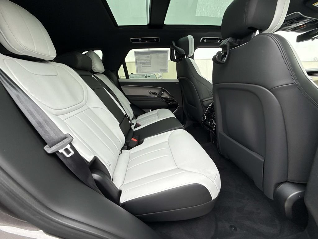 New 2026 Charente Grey Land Rover Dynamic SE image 14