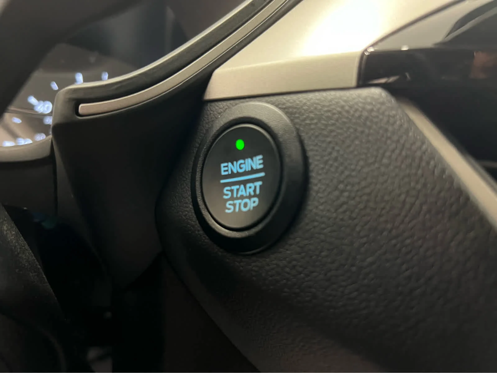 Used 2022 Stone Blue Metallic Ford SE image 22