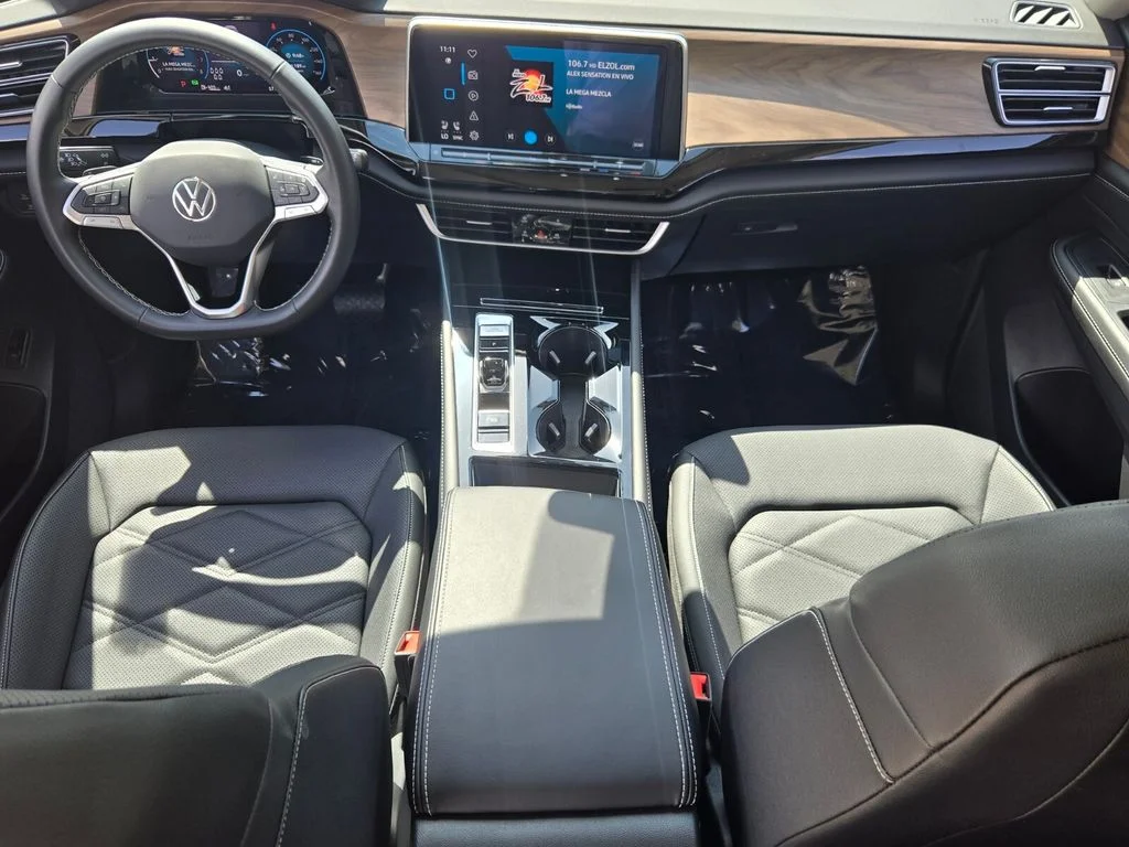 Certified Used 2026 White/off-white Volkswagen SE w/Technology image 13