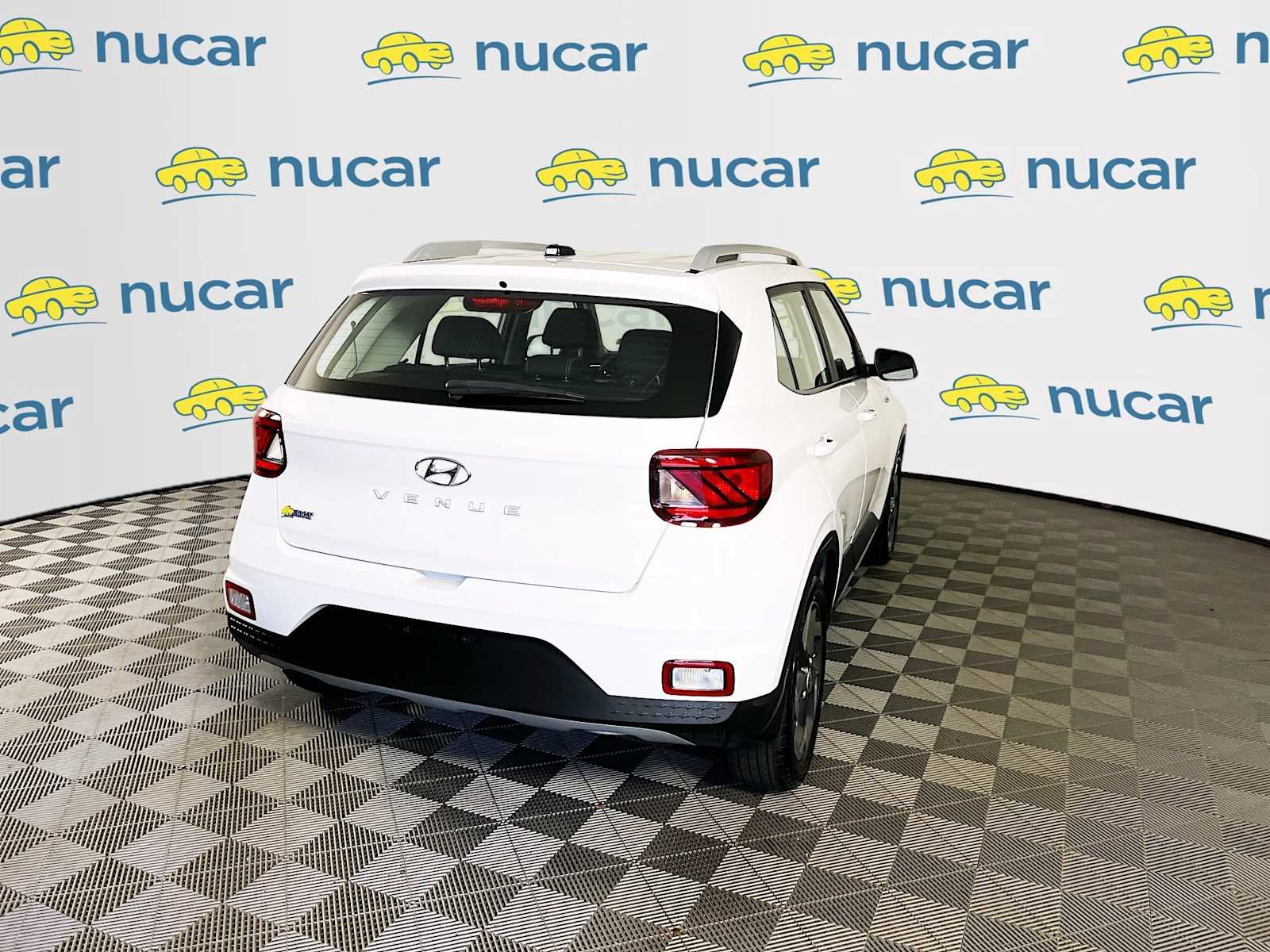 Used 2025 Lunar White Hyundai SEL image 7