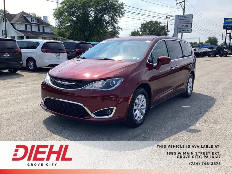 Used 2019 Red Chrysler Touring Plus image 3