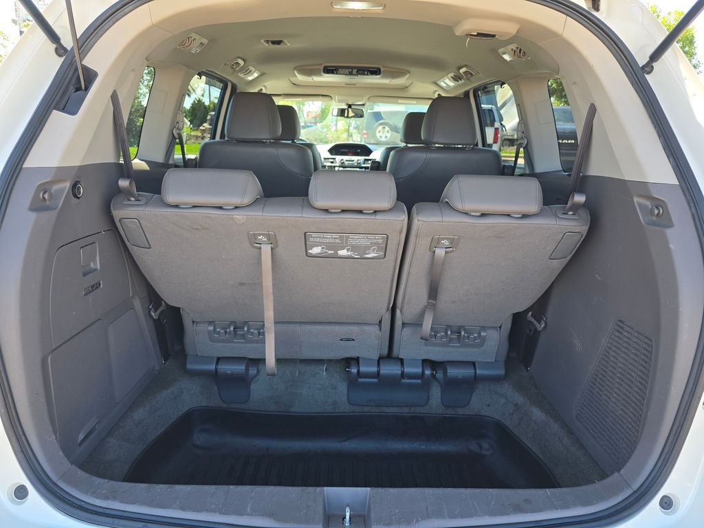 Used 2015  Honda Touring image 20