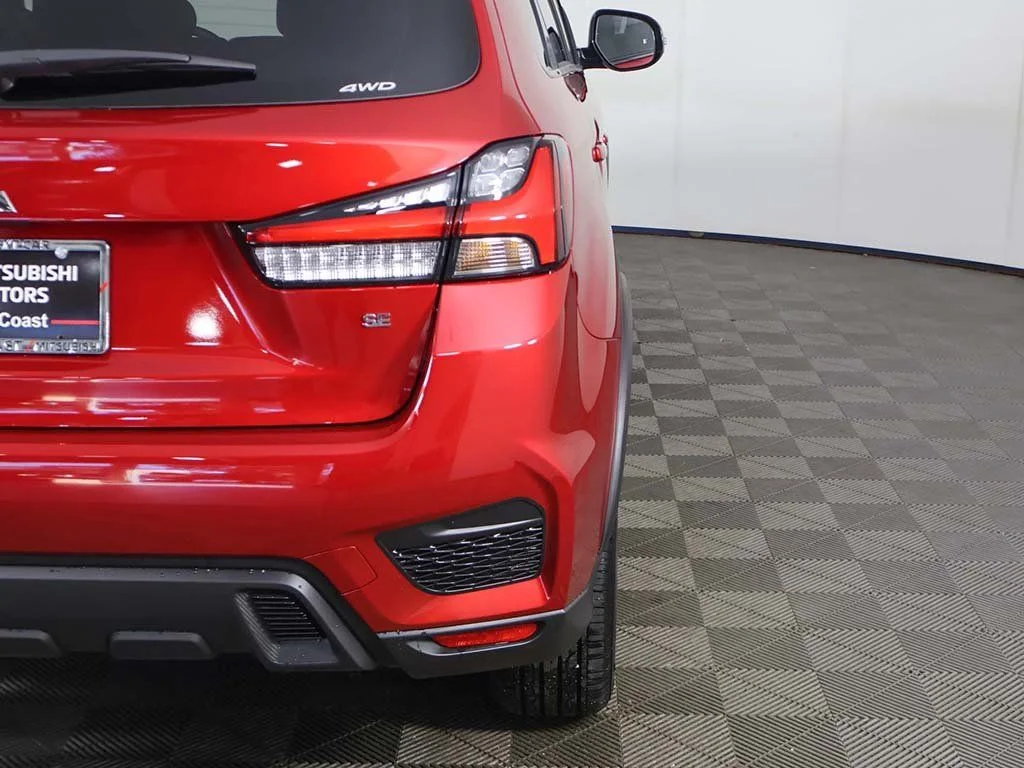2025 Mitsubishi Outlander Sport SE - Photo 14