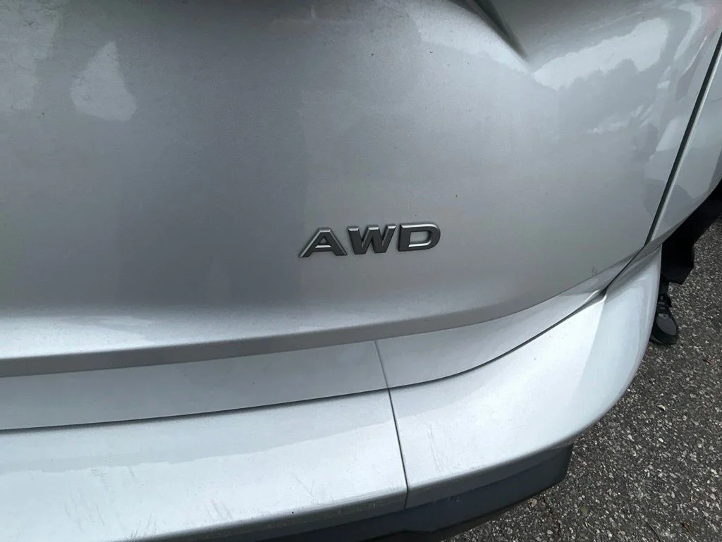 Used 2024 Silver Nissan S image 13