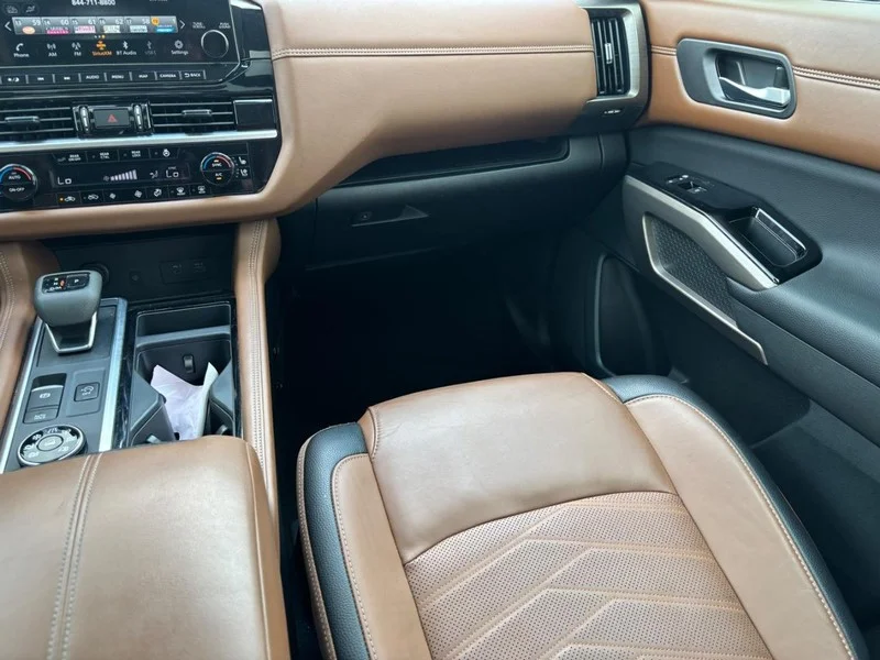 2024 Nissan Pathfinder Platinum - Photo 16
