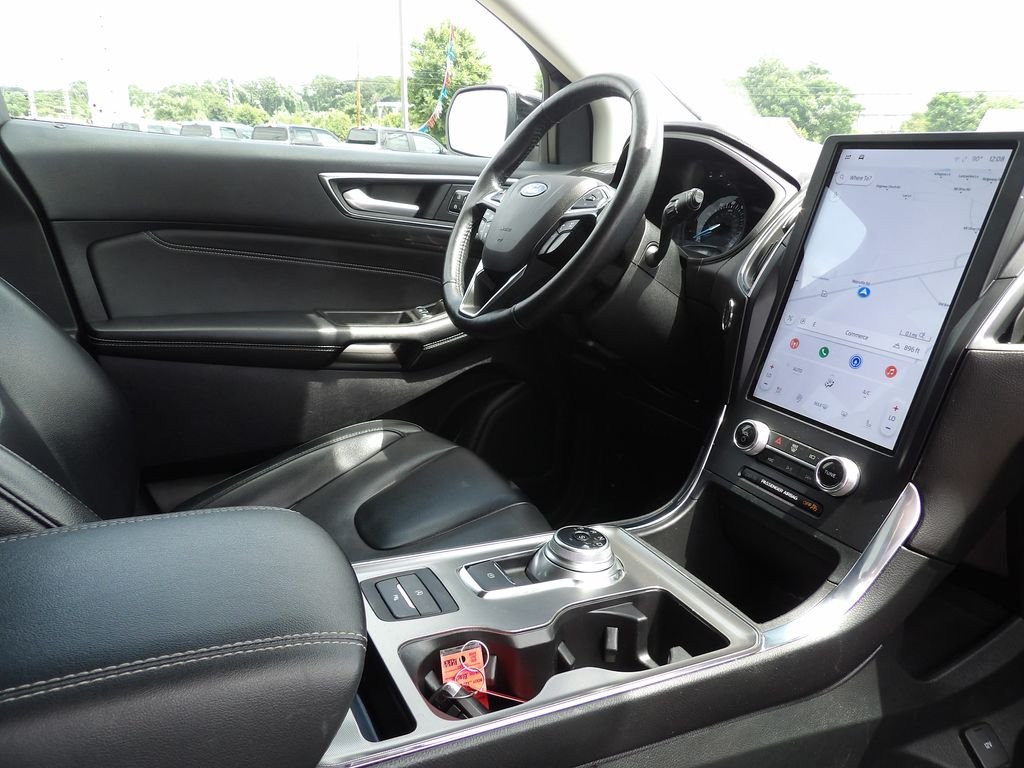 Used 2022 Black Metallic Ford Titanium image 30