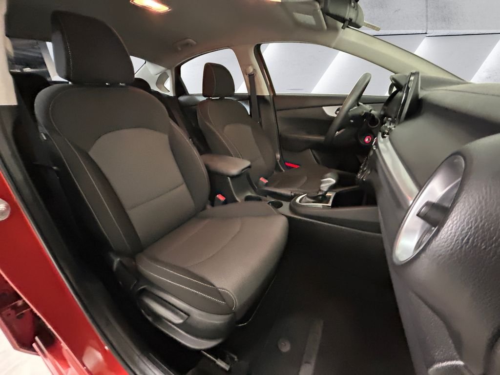 Used 2023 Red Kia LXS image 14