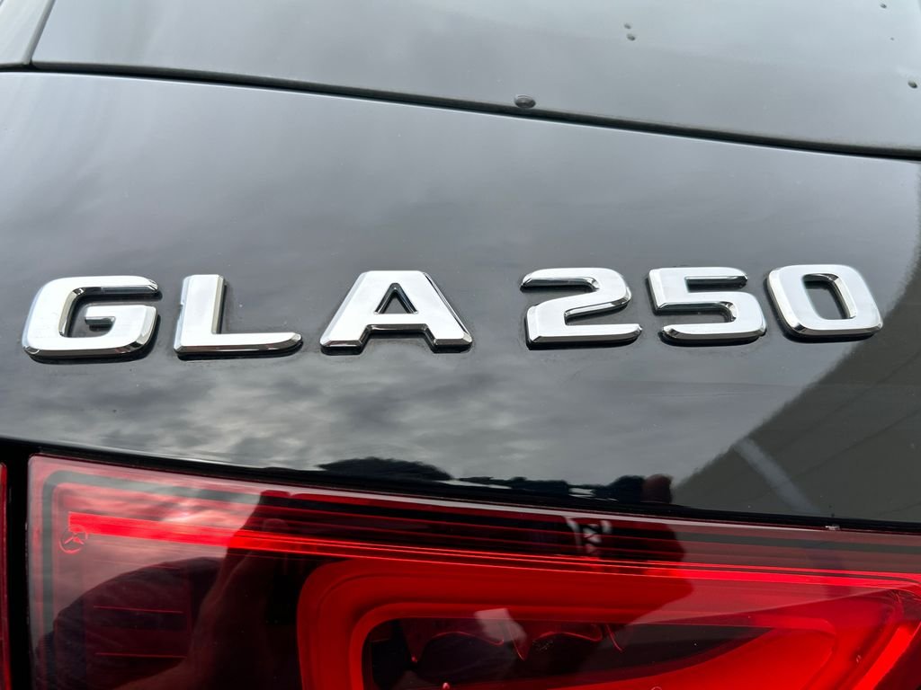 Used 2023 Black Mercedes-Benz GLA 250 image 30