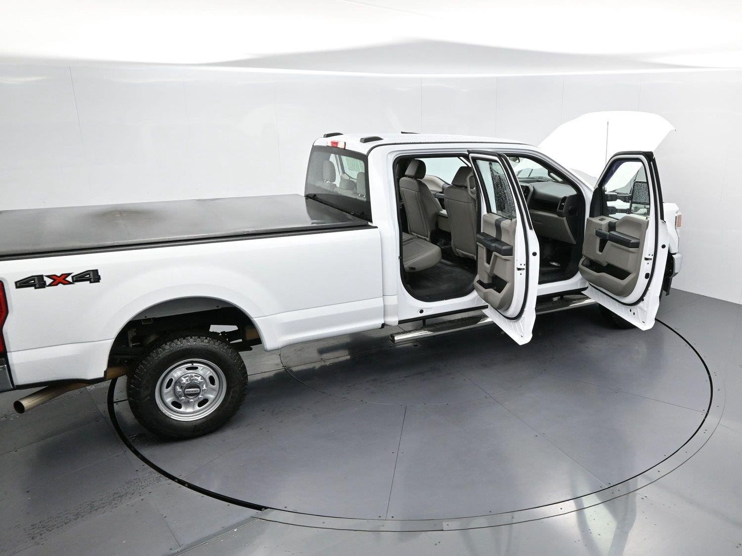 Used 2022 Oxford White Ford XL image 39