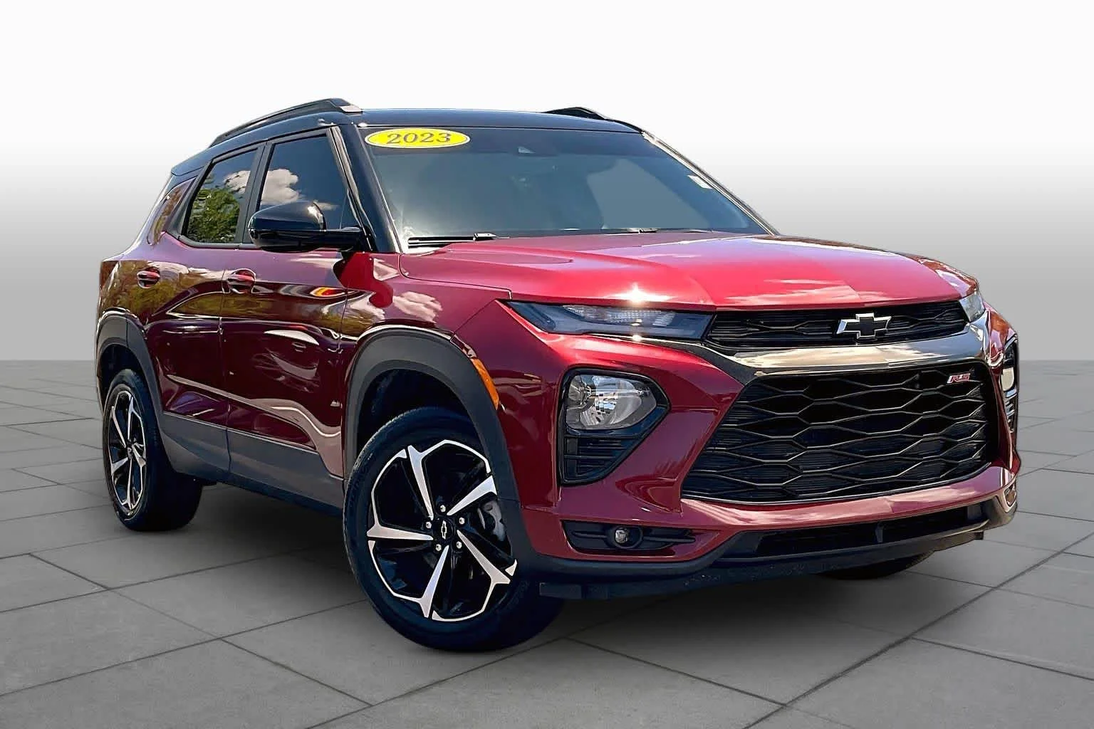 Used 2023 Crimson Metallic Chevrolet RS image 4