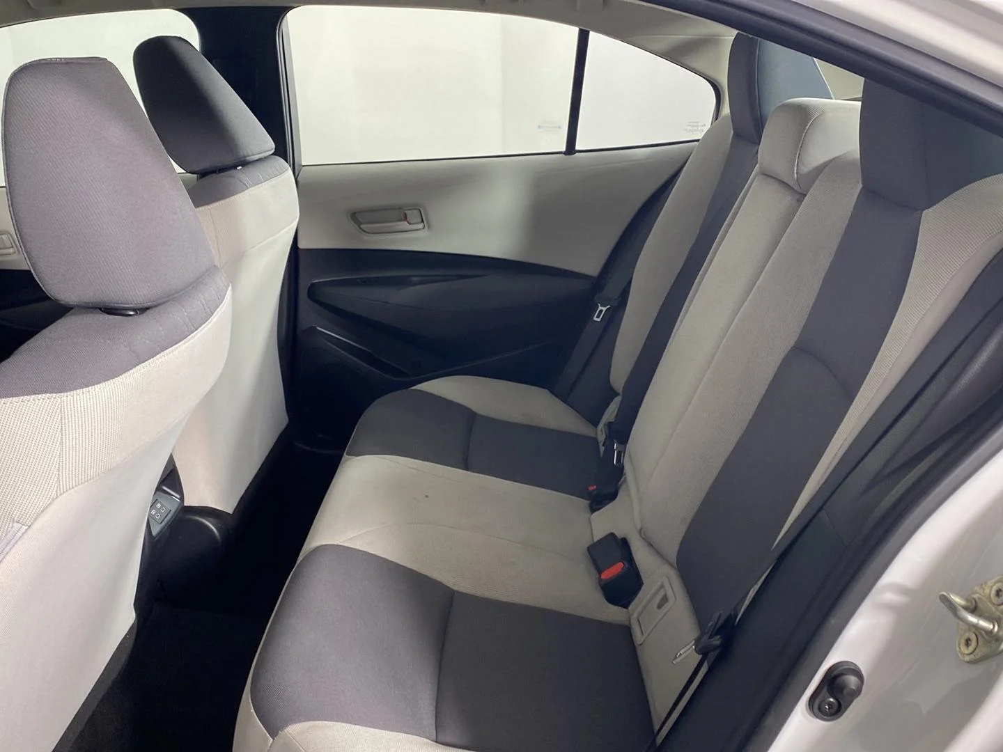 Used 2023 Ice Cap Toyota LE image 22