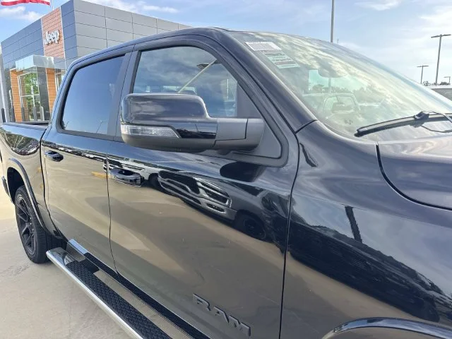 New 2027 Diamond Black Crystal Pearl-Coat Exterior Paint RAM Laramie image 28